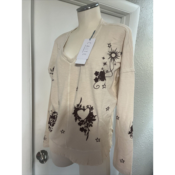 distressed embossed top by caite - Picture 14 of 14